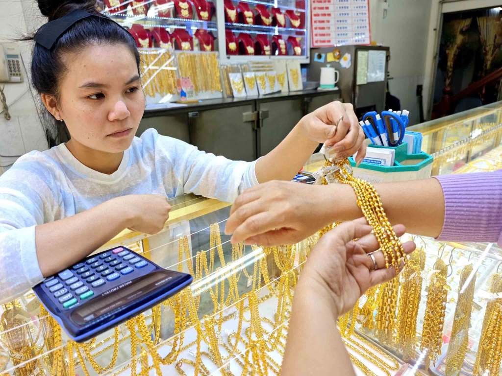 Giá vàng hôm nay 19/6/2026: Lao dốc, bốc hơi 2,5 triệu đồng một lượng(1)